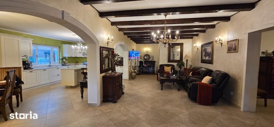 Casă cu 4 camere cu Teren 1734 Mp în Vânători