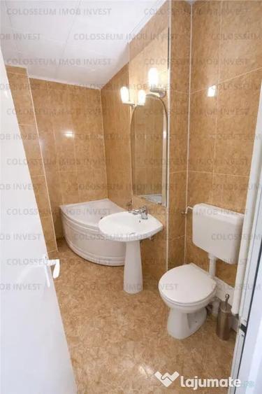 Apartament cu 3 camere decomandat în Calea București