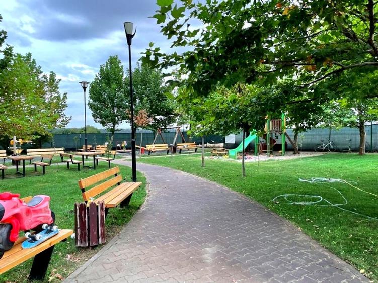 Apartament cu 2 camere semidecomandat, mobilat în Central