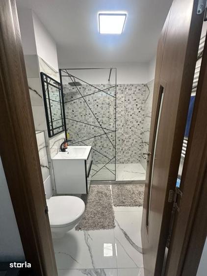 Apartament 3 camere, 70 mp + balcon, 2 bai, centrala noua, boxa Cr - 11