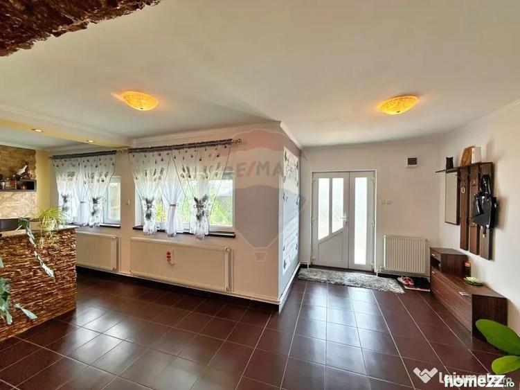 Casă cu 3 camere cu Teren 1410 Mp în Șofronea