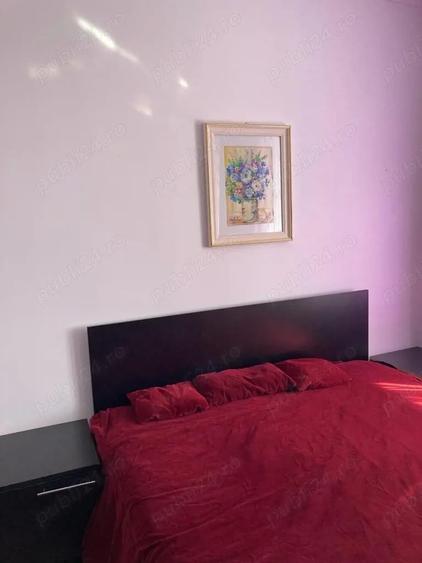 Apartament cu 3 camere semidecomandat în 1 Decembrie