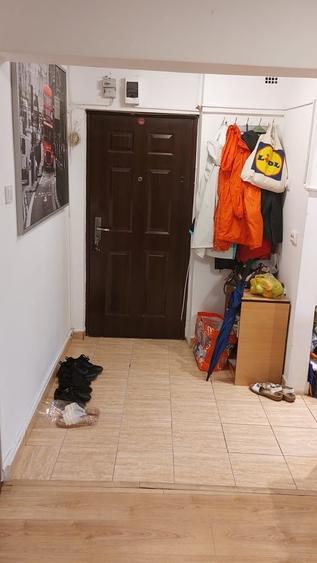 Apartament cu 3 camere semidecomandat în Amzei
