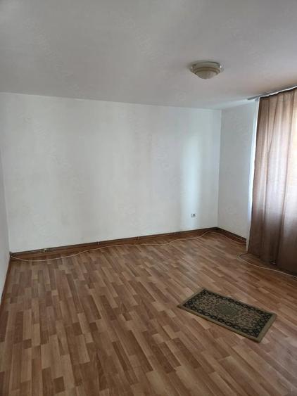 Casă cu 1 camere cu Teren 176 Mp în Central