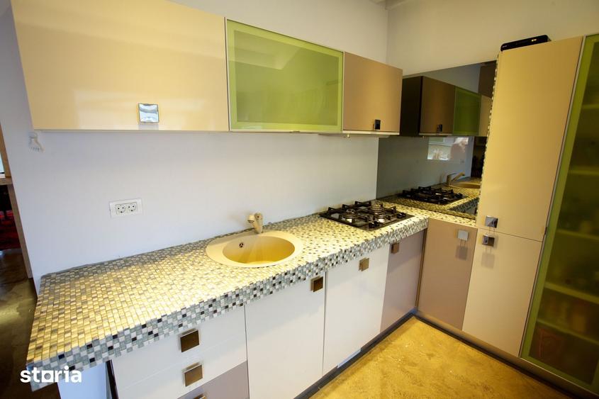 Apartament cu 5 camere, mobilat în Central