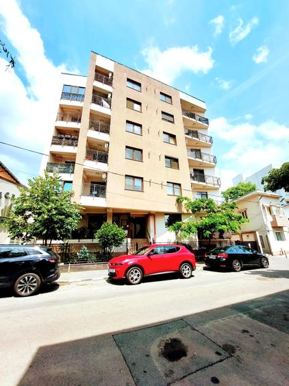 Apartament cu 2 camere decomandat în Decebal