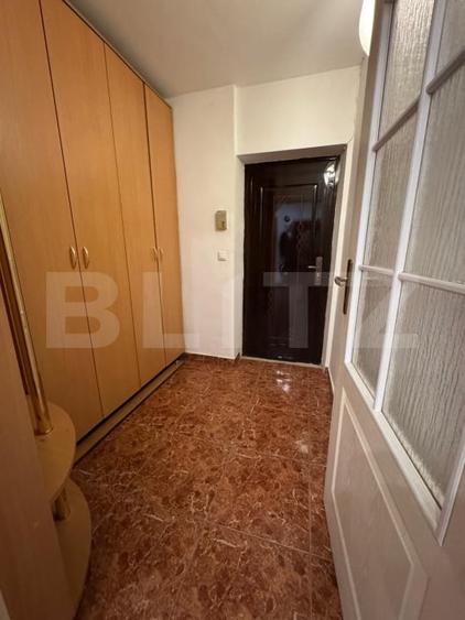 Apartament cu 3 camere semidecomandat, mobilat în Hunedoara
