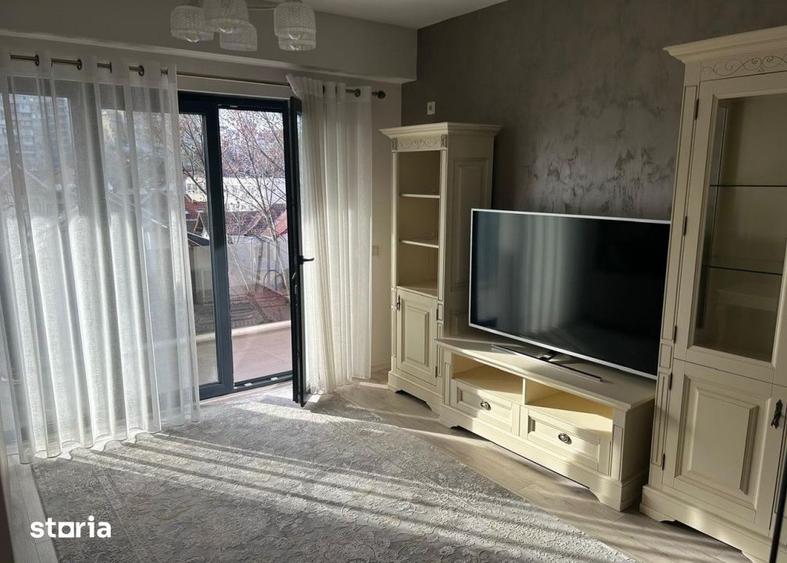 Apartament cu 3 camere în Calea București
