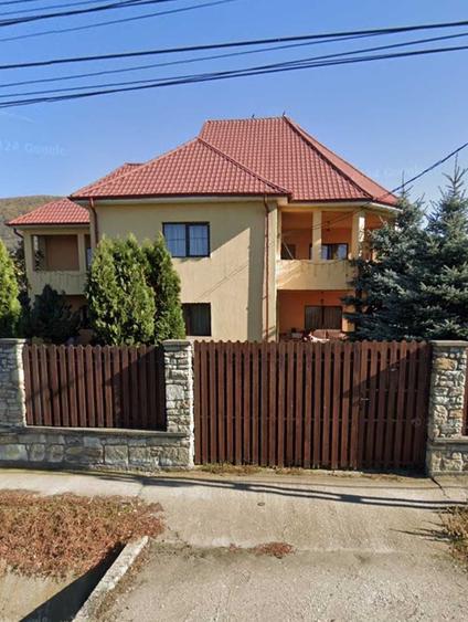 Casă cu 4 camere în Urișor