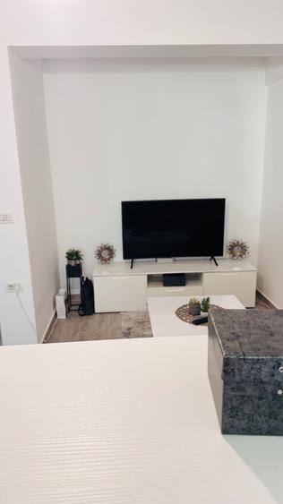 Apartament cu 3 camere decomandat în Valea Adâncă