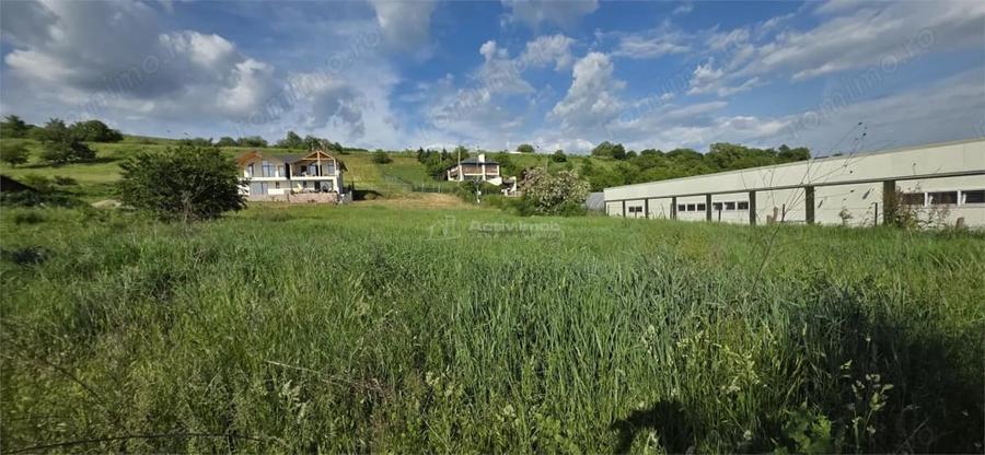 Teren de 800 mp, în Valea