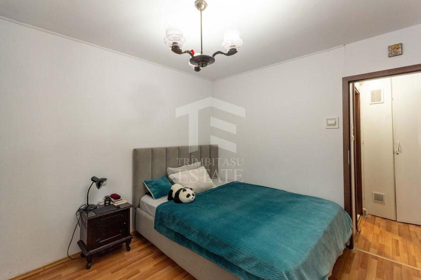 Apartament cu 4 camere semidecomandat în Iancului