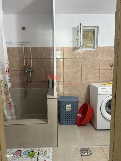 Casă cu 4 camere în Lelești