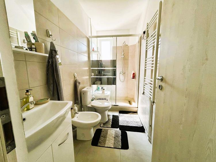 Apartament cu 2 camere nedecomandat, mobilat în Medicină