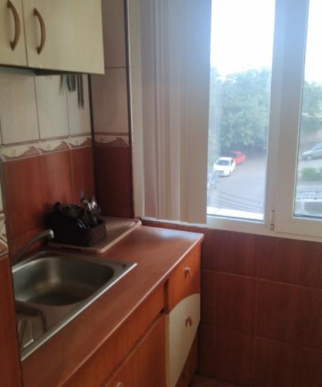 Apartament cu 3 camere decomandat în Lăpuș