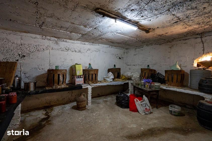 Casă cu 2 camere cu Teren 1068 Mp în Iorga