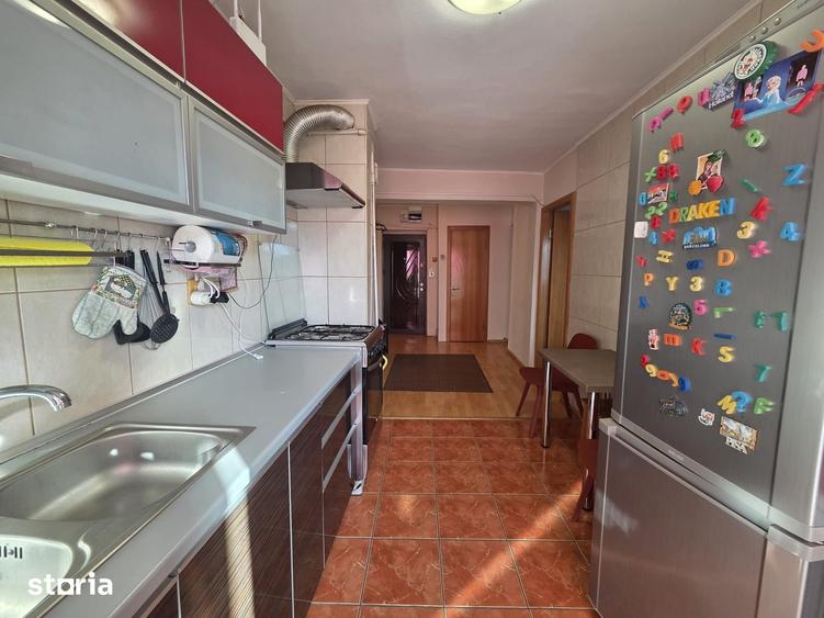 Apartament cu 3 camere decomandat în Central