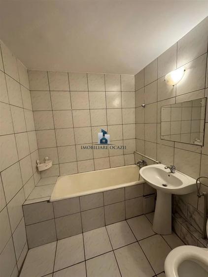 Apartament cu 3 camere decomandat în Berceni