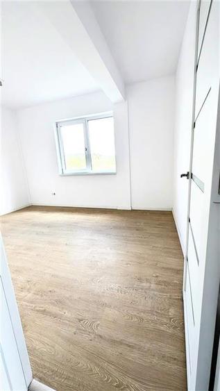 Apartament cu 3 camere decomandat în Bucium