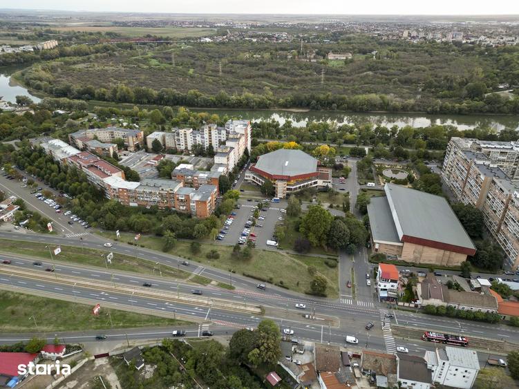 Teren de 389 mp, în Polivalentă