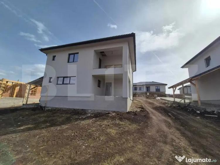 Casă cu 4 camere cu Teren 755 Mp în Jucu