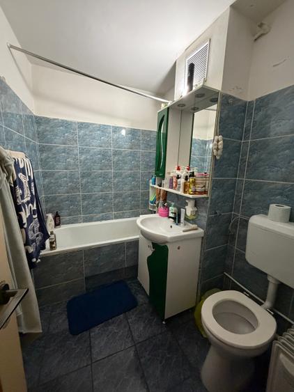 Apartament cu 3 camere în Aradului