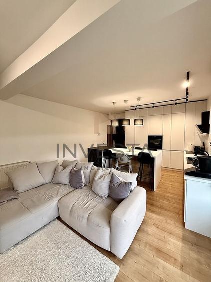 Apartament cu 2 camere semidecomandat, mobilat în Borhanci