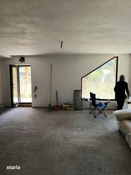 Casă cu 2 camere cu Teren 71 Mp în Piatra Șoimului