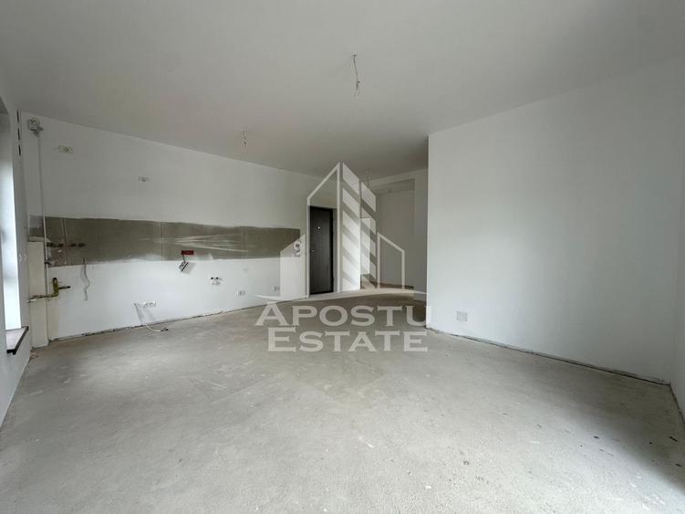 Apartament cu 3 camere semidecomandat în Braytim