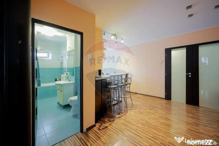 Apartament cu 3 camere decomandat în Nufărul