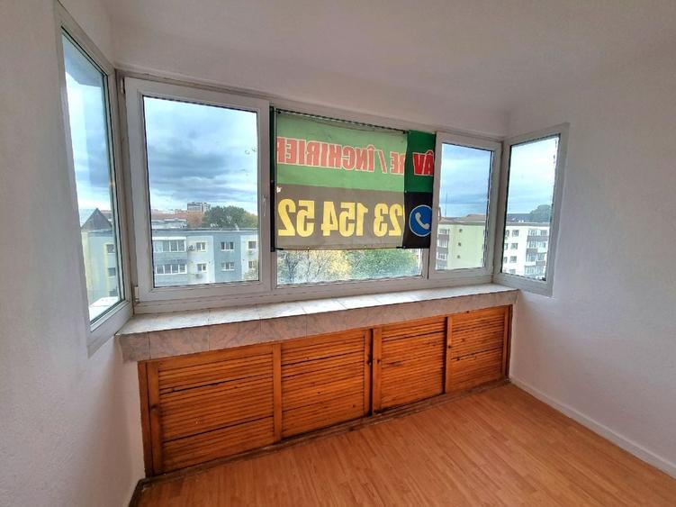 Apartament cu 2 camere semidecomandat, mobilat în Girocului