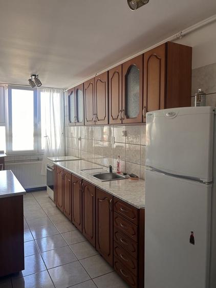 Apartament cu 3 camere decomandat în Dacia