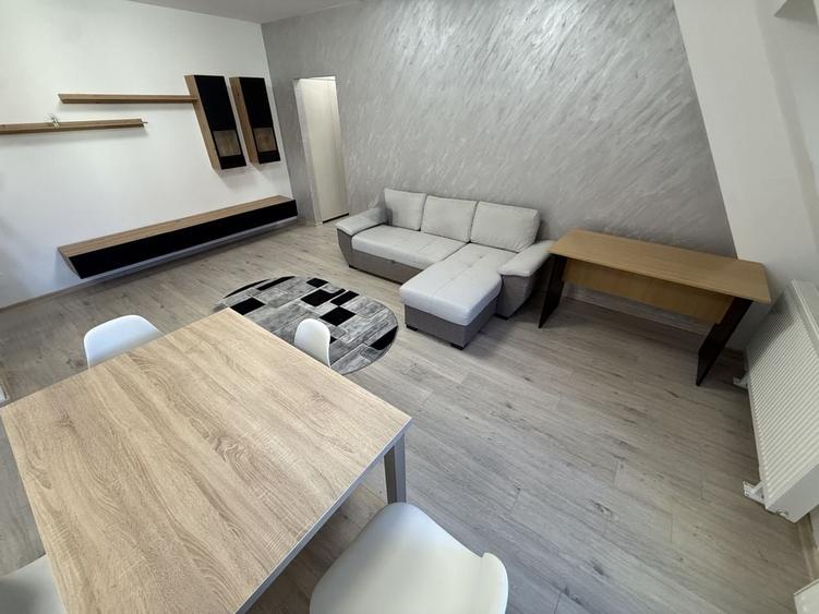 Apartament cu 2 camere semidecomandat în Central