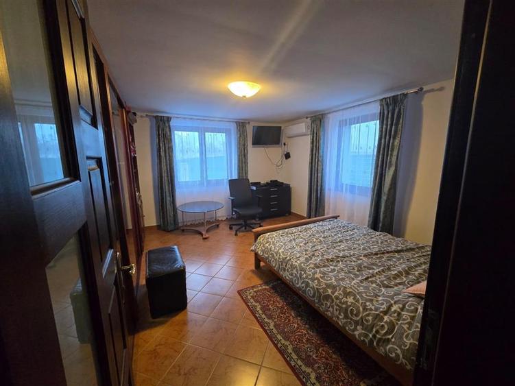 Casă individuală cu 4 camere cu Teren 7000 Mp în Mitocu Dragomirnei