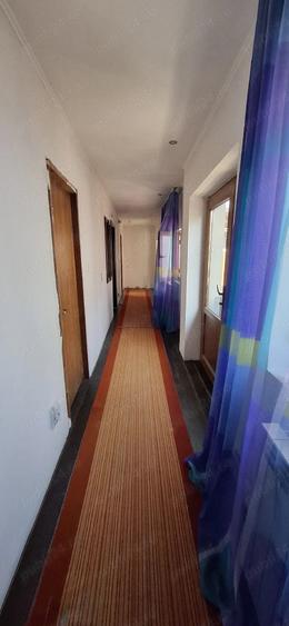 Casă cu 3 camere cu Teren 200 Mp în Central
