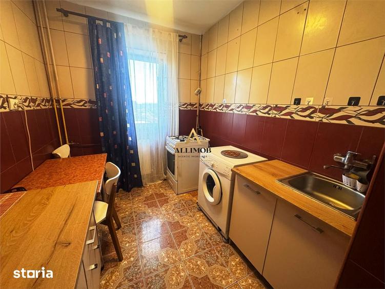 Apartament cu 3 camere, mobilat în Republicii