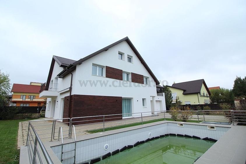 Casă individuală cu 7 camere cu Piscina în Iancu Nicolae