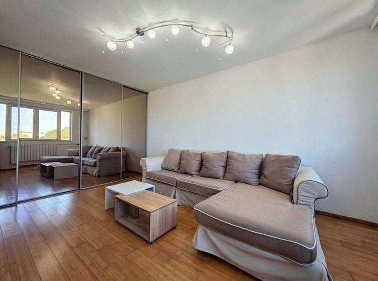 Apartament cu 3 camere decomandat în Lacul Morii
