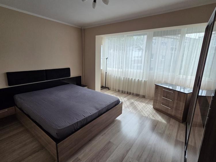 Apartament cu 3 camere decomandat în Nufărul
