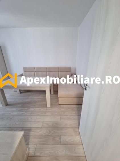Apartament cu 2 camere decomandat, mobilat în Regie
