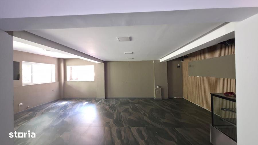 Spațiu comercial, de 80 mp, în Florești