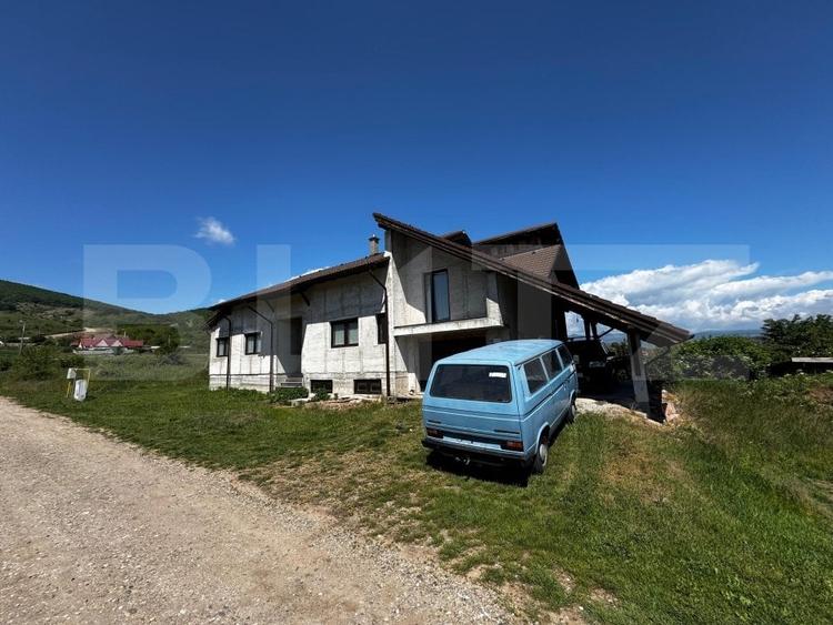 Casă individuală cu 4 camere cu Garaj în Micești