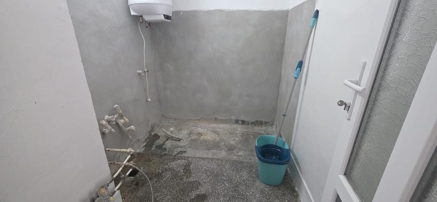 Garsonieră decomandată în Far