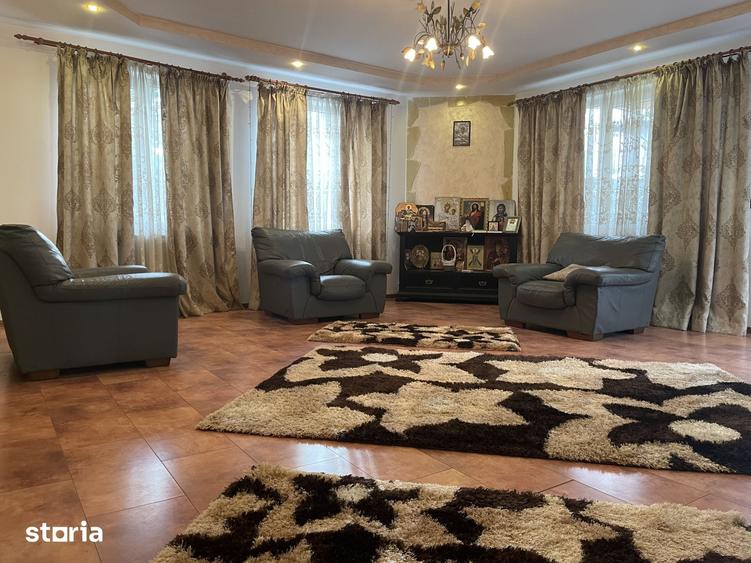Casă cu 5 camere cu Teren 260 Mp în Gara Veche