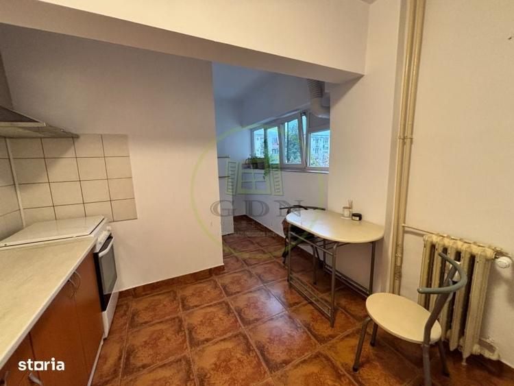Garsonieră decomandată în Calea București
