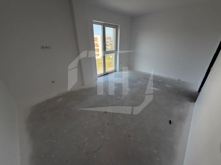 Apartament cu 3 camere semidecomandat în Iris