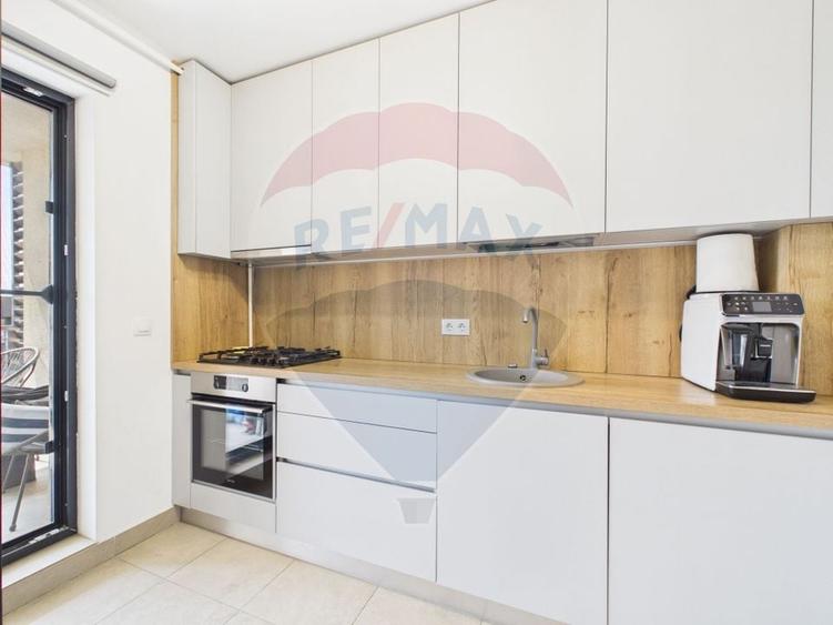Apartament cu 3 camere decomandat, mobilat în Central