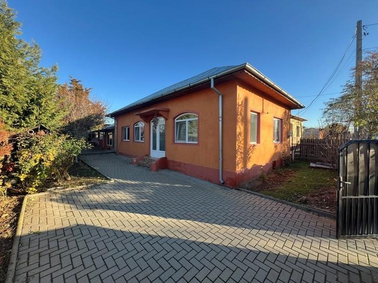 Casă cu 4 camere în Cârcea
