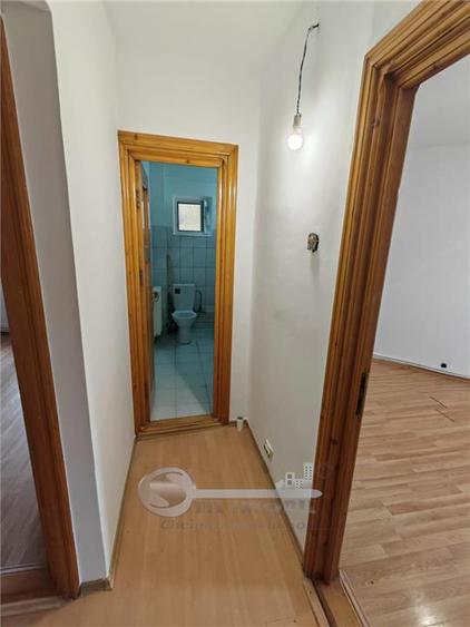 Apartament cu 3 camere decomandat în Nicolina