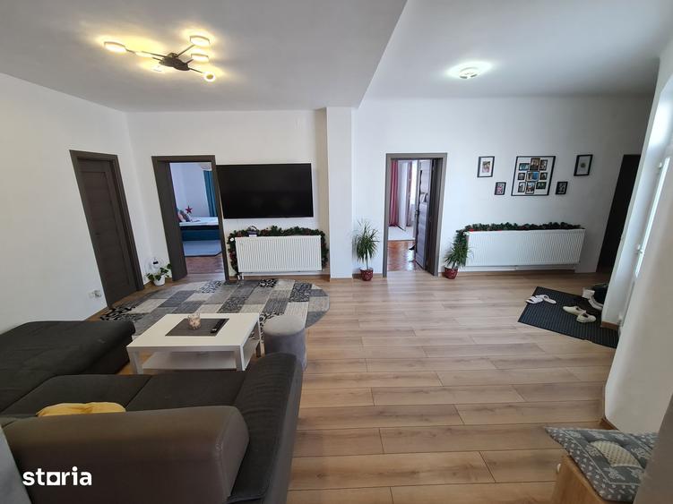 Casa de Vanzare la Cheie in Orasul Ineu Jud Arad, Teren 1439 mp. - 5